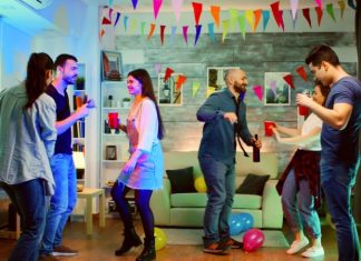 Organizujesz domówkę w karnawale O tym musisz pamiętać